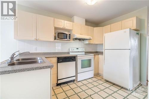 33 Halkirk Avenue, Kanata, ON - Indoor Photo Showing Kitchen With Double Sink