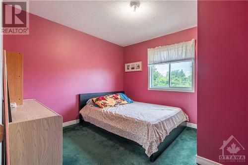 33 Halkirk Avenue, Kanata, ON - Indoor Photo Showing Bedroom