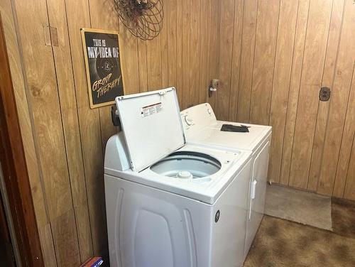 Swan River, Manitoba - Indoor Photo Showing Laundry Room