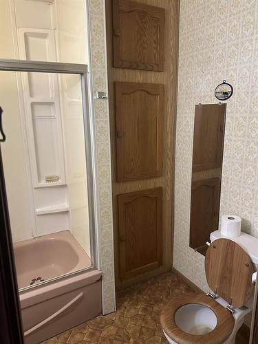 Swan River, Manitoba - Indoor Photo Showing Bathroom