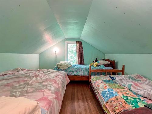 330 Oak Drive, Oak Lake Beach, MB - Indoor Photo Showing Bedroom