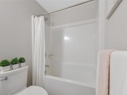 1474 Atlas Dr, Langford, BC - Indoor Photo Showing Bathroom