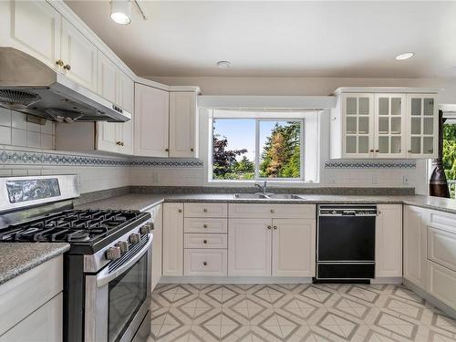 4050 Dawnview Cres, Saanich, BC 