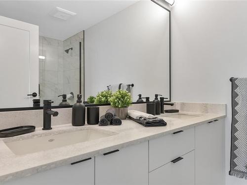 215-1110 Samar Cres, Langford, BC - Indoor Photo Showing Bathroom