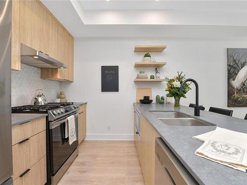 209-1110 Samar Cres, Langford, BC - Indoor Photo Showing Kitchen With Double Sink With Upgraded Kitchen