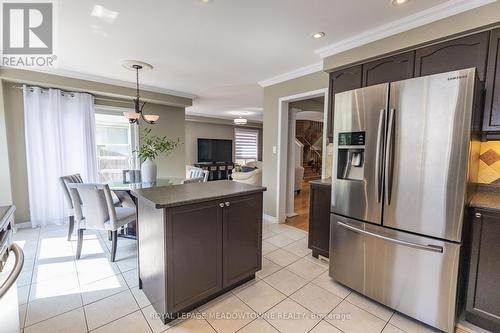 1042 Zimmerman Crescent, Milton, ON - Indoor Photo Showing Kitchen