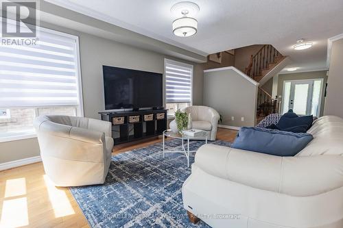 1042 Zimmerman Crescent, Milton, ON - Indoor Photo Showing Living Room