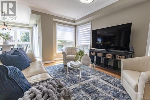 1042 Zimmerman Crescent, Milton, ON - Indoor Photo Showing Living Room