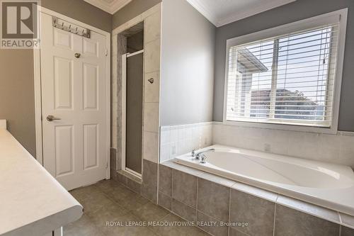 1042 Zimmerman Crescent, Milton, ON - Indoor Photo Showing Bathroom