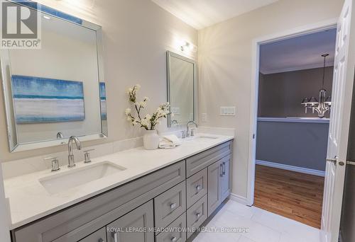 1042 Zimmerman Crescent, Milton, ON - Indoor Photo Showing Bathroom