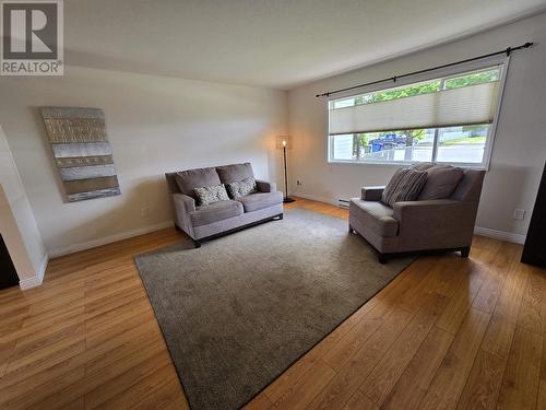 5 4632 Davis Avenue, Terrace, BC - Indoor Photo Showing Living Room