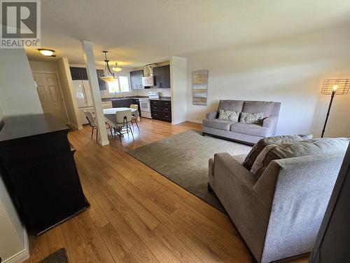 5 4632 Davis Avenue, Terrace, BC - Indoor Photo Showing Living Room