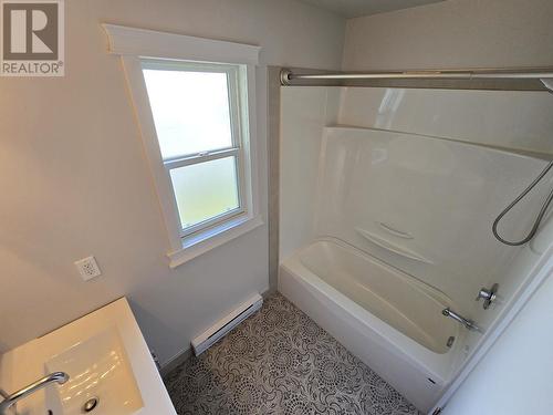 5 4632 Davis Avenue, Terrace, BC - Indoor Photo Showing Bathroom