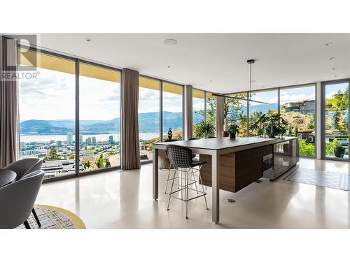 764 Rockcliffe Place, Kelowna, BC - Indoor