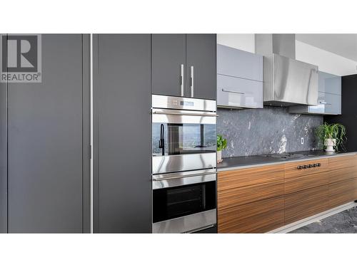 764 Rockcliffe Place, Kelowna, BC - Indoor Photo Showing Kitchen