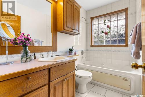 86 Dunning Crescent, Regina, SK - Indoor Photo Showing Bathroom