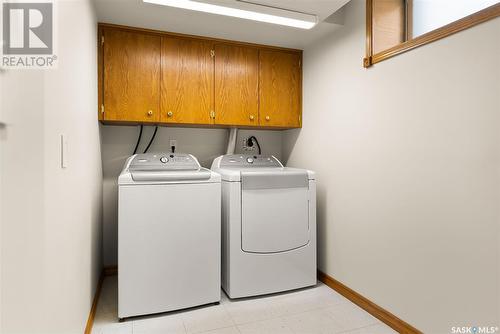 86 Dunning Crescent, Regina, SK - Indoor Photo Showing Laundry Room