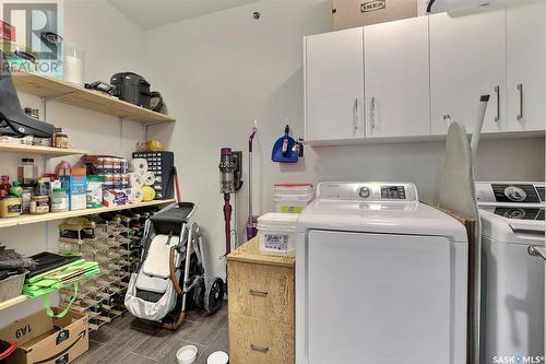 404 1515 Anson Road, Regina, SK - Indoor Photo Showing Laundry Room