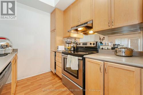 129 - 60 Fairwood Circle, Brampton, ON - Indoor Photo Showing Kitchen