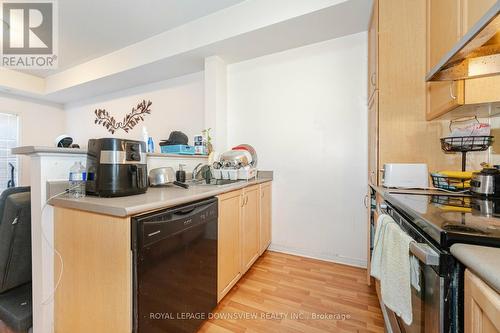 129 - 60 Fairwood Circle, Brampton, ON - Indoor Photo Showing Kitchen