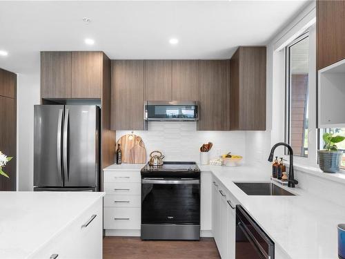 244-920 Reunion Ave, Langford, BC - Indoor Photo Showing Kitchen With Upgraded Kitchen