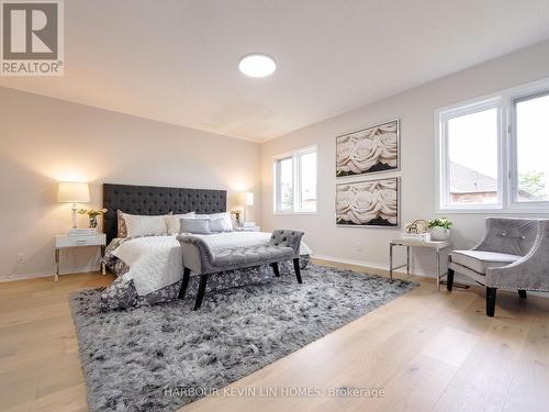 36 Walnut Grove Crescent, Richmond Hill, ON - Indoor Photo Showing Bedroom