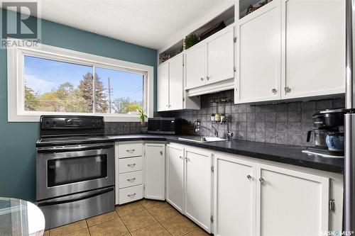 724 Mctavish Street, Regina, SK - Indoor Photo Showing Kitchen