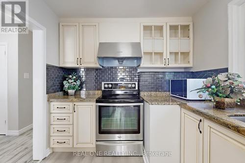 173 Sussex Avenue, Richmond Hill, ON - Indoor Photo Showing Kitchen
