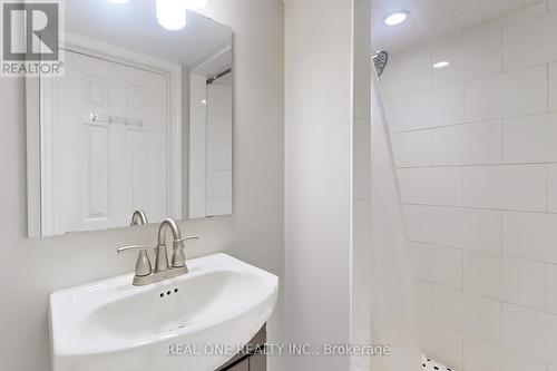 173 Sussex Avenue, Richmond Hill, ON - Indoor Photo Showing Bathroom