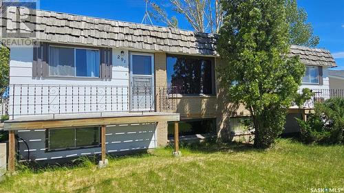 281-291 18Th Avenue Ne, Swift Current, SK - Outdoor