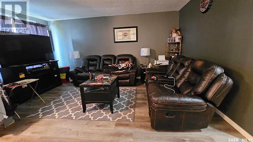 281-291 18Th Avenue Ne, Swift Current, SK - Indoor Photo Showing Other Room