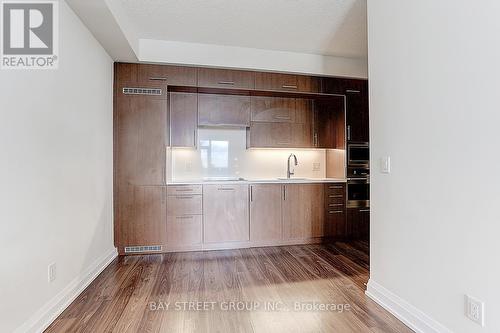 3821 - 5 Sheppard Avenue E, Toronto, ON - Indoor Photo Showing Kitchen