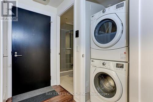 3821 - 5 Sheppard Avenue E, Toronto, ON - Indoor Photo Showing Laundry Room