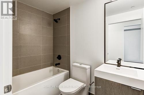 520 - 250 Lawrence Avenue W, Toronto (Lawrence Park North), ON - Indoor Photo Showing Bathroom