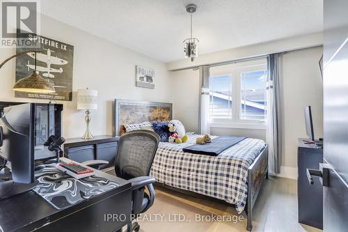 3484 Riverspray Crescent, Mississauga, ON - Indoor Photo Showing Bedroom