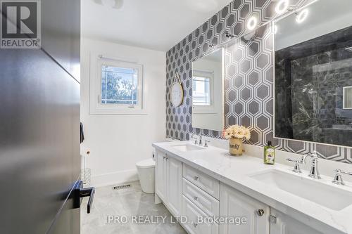 3484 Riverspray Crescent, Mississauga, ON - Indoor Photo Showing Bathroom