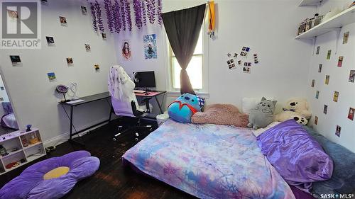 460 4Th Avenue Nw, Swift Current, SK - Indoor Photo Showing Bedroom