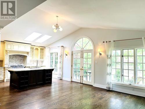 125 Bannatyne Drive, Toronto (St. Andrew-Windfields), ON - Indoor Photo Showing Kitchen