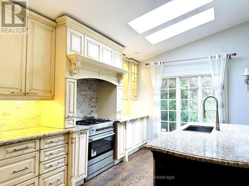 125 Bannatyne Drive, Toronto (St. Andrew-Windfields), ON - Indoor Photo Showing Kitchen With Upgraded Kitchen