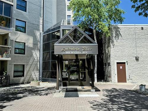 801-885 Wilkes Ave, Winnipeg, MB 