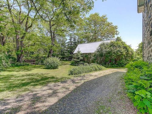 Stationnement - 411 Ch. Des Moulins, Mont-Saint-Hilaire, QC - Outdoor