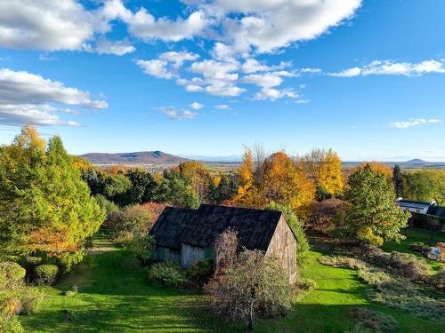 Grange - 411 Ch. Des Moulins, Mont-Saint-Hilaire, QC - Outdoor With View