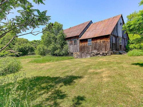 Grange - 411 Ch. Des Moulins, Mont-Saint-Hilaire, QC - Outdoor