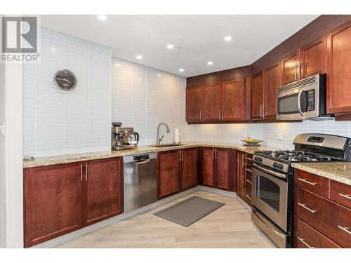 1160 Bernard Avenue Unit# 305, Kelowna, BC - Indoor Photo Showing Kitchen With Upgraded Kitchen