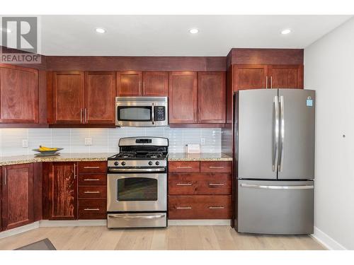 1160 Bernard Avenue Unit# 305, Kelowna, BC - Indoor Photo Showing Kitchen