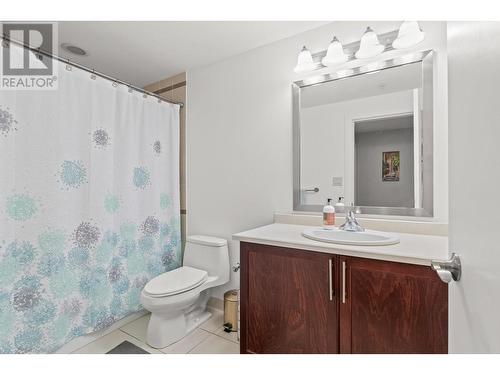 1160 Bernard Avenue Unit# 305, Kelowna, BC - Indoor Photo Showing Bathroom