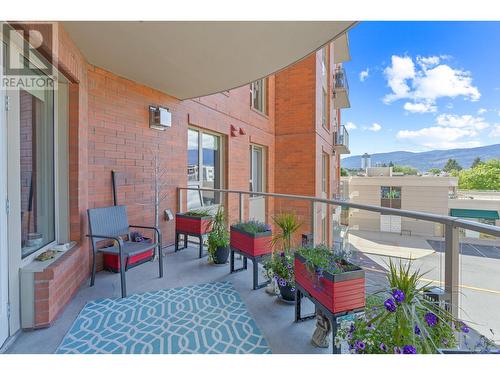 1160 Bernard Avenue Unit# 305, Kelowna, BC - Outdoor With Exterior