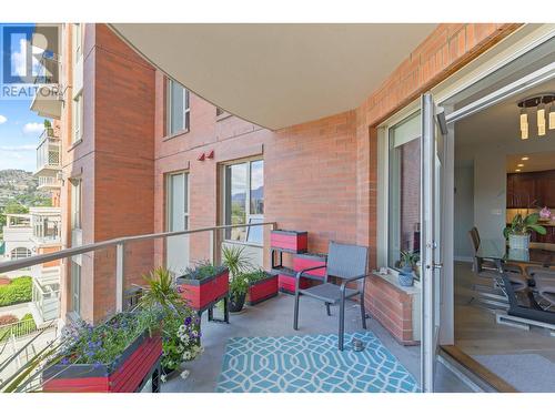 1160 Bernard Avenue Unit# 305, Kelowna, BC - Outdoor With Exterior