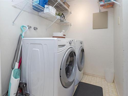 302-1217 Pandora Ave, Victoria, BC - Indoor Photo Showing Laundry Room