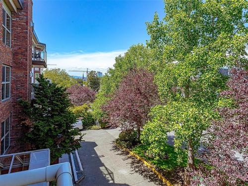 302-1217 Pandora Ave, Victoria, BC - Outdoor